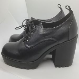 TORRID Platform Ankle Strap Black Oxford Chunky 90’s Heels Y2K Booties